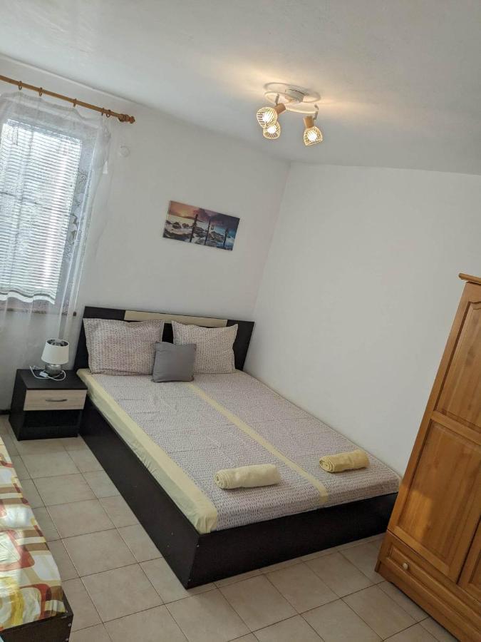 Цвета Hotell Sinemoretz Exteriör bild