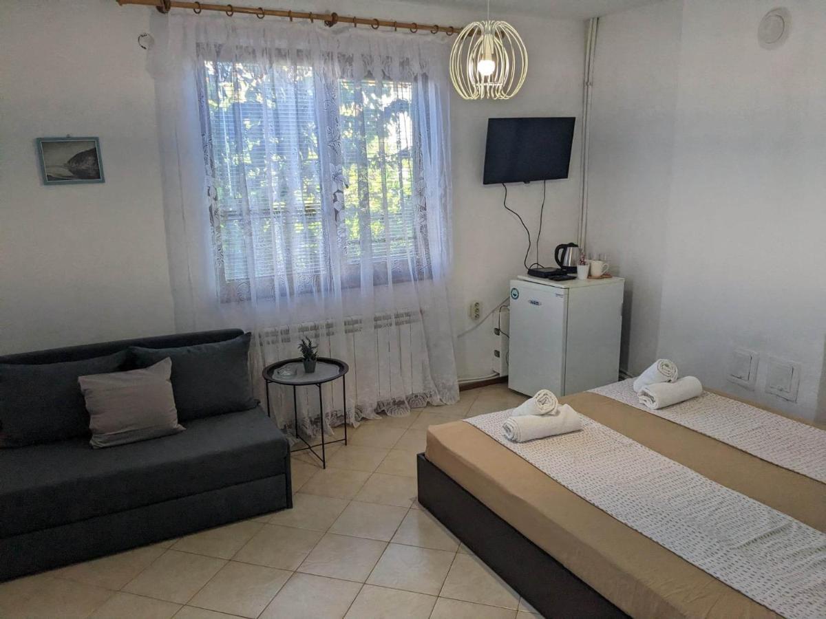 Цвета Hotell Sinemoretz Exteriör bild