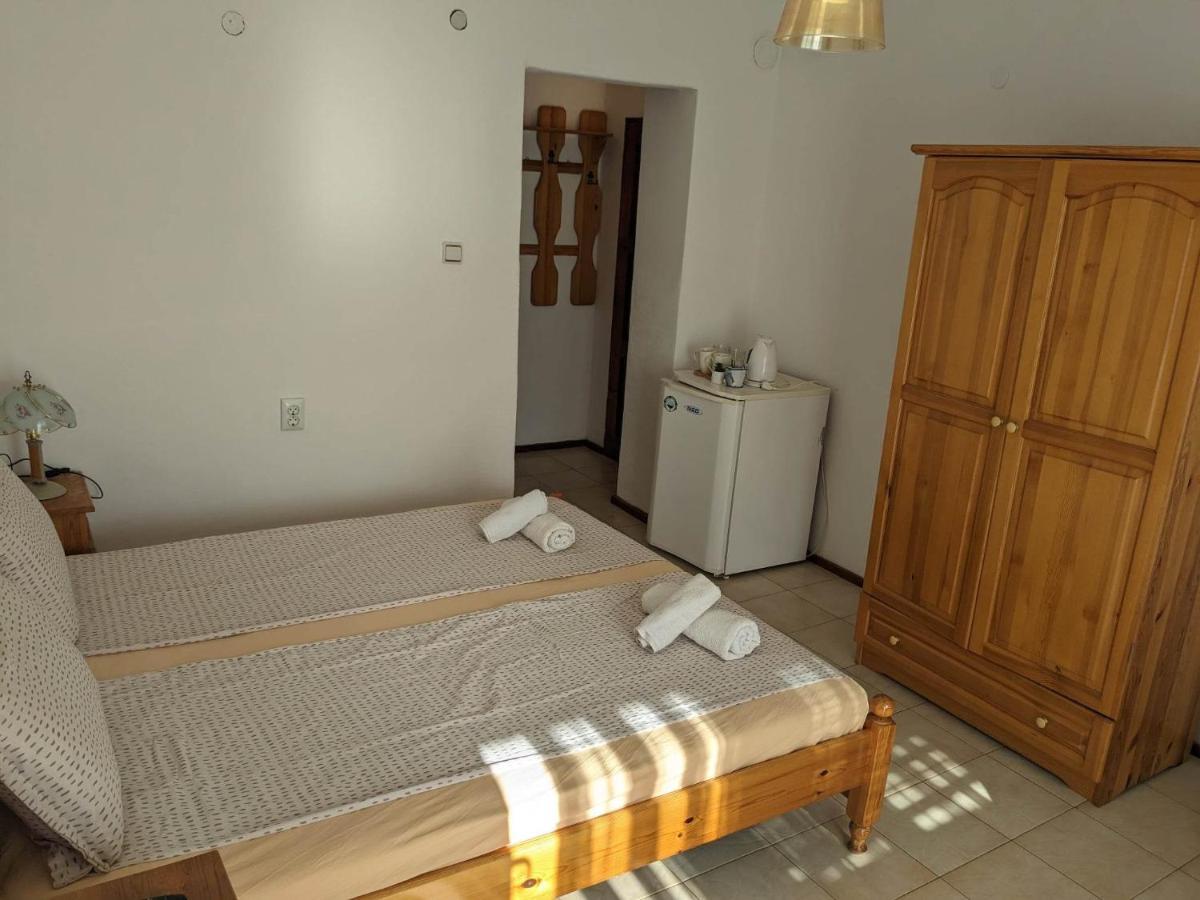 Цвета Hotell Sinemoretz Exteriör bild