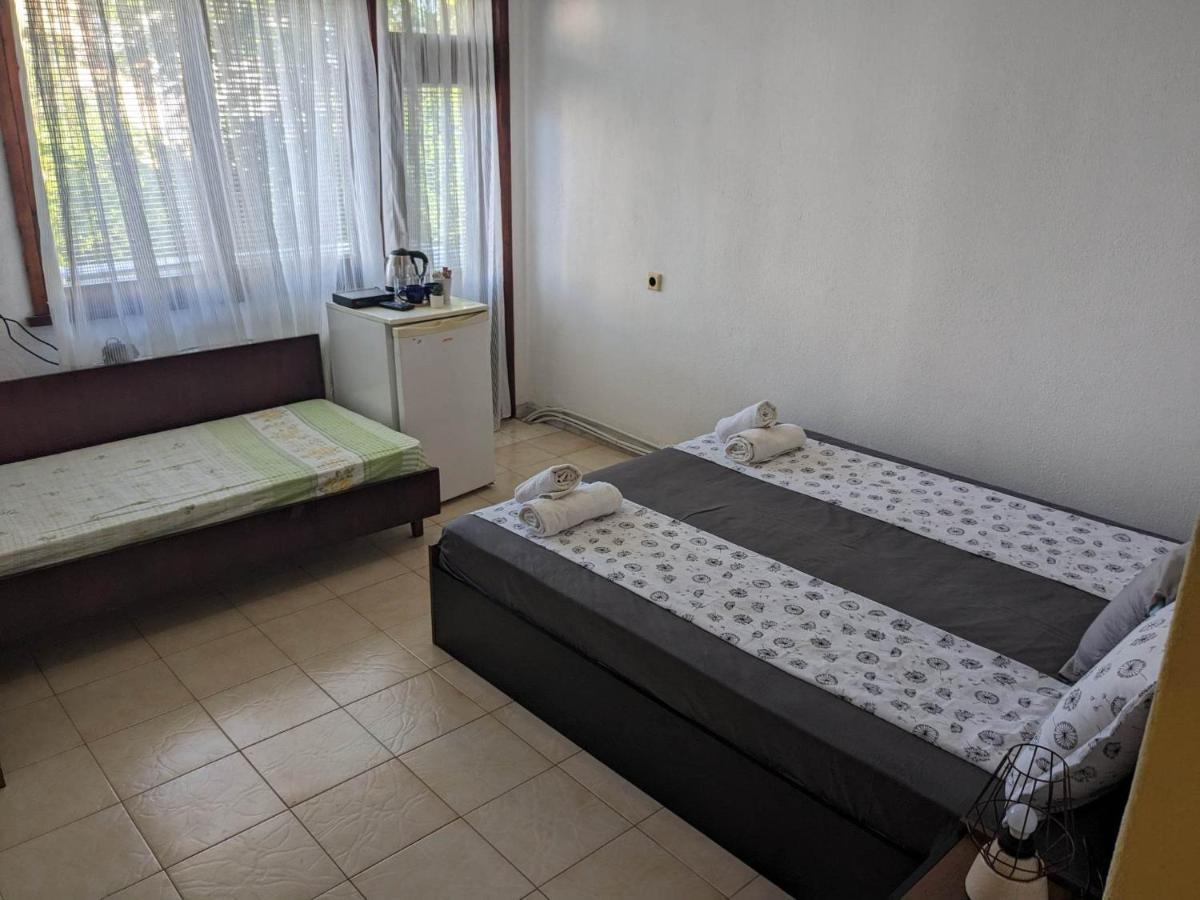 Цвета Hotell Sinemoretz Exteriör bild