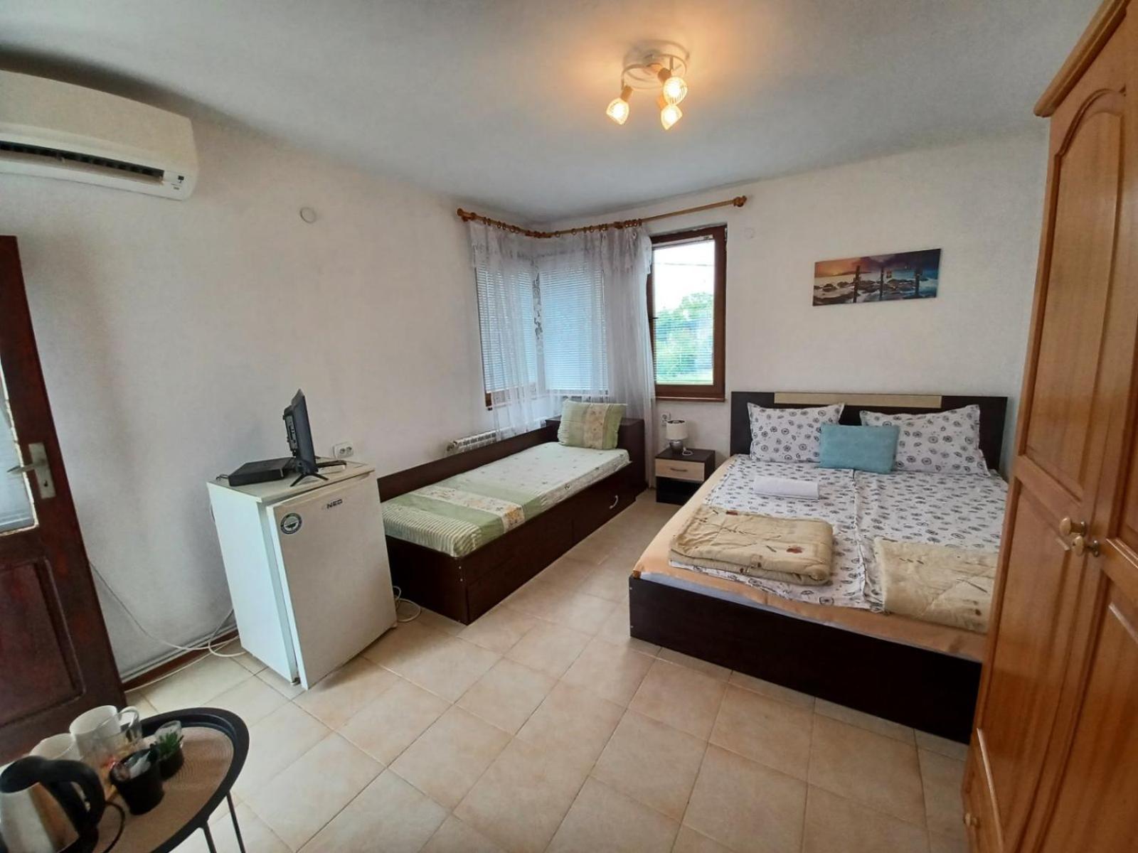 Цвета Hotell Sinemoretz Rum bild